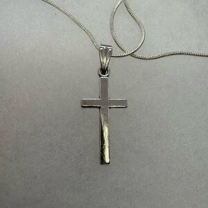 Elegant Silver Cross Pendant Necklace
